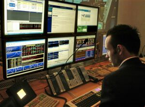 Bursele asiatice au închis în coborâre